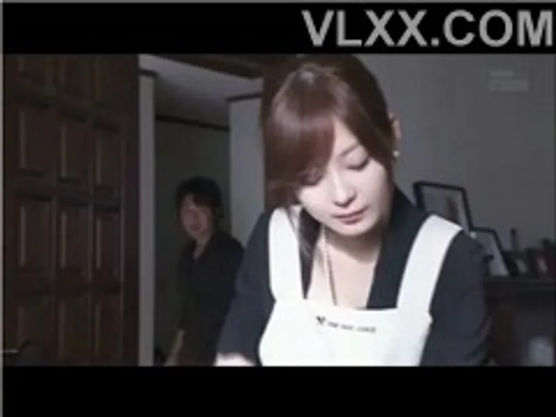 Người chồng đi làm ăn, vợ ở nhà bị người yêu của chị gái cưỡng hiếp